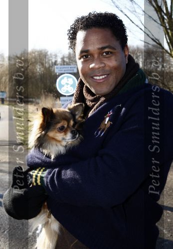 Diemen 14 februari 2009
Patrick Kluivert Rossana Lima Kluivert Quincy Justin Ruben Kluivert doen mee met de boswandeling voor hun goede doel ivm zwerfhonden. De tocht was in het Diemer Bos.
Peter Smulders bv