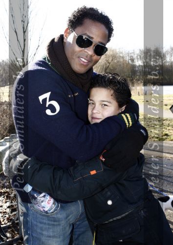 Diemen 14 februari 2009
Patrick Kluivert Rossana Lima Kluivert Quincy Justin Ruben Kluivert doen mee met de boswandeling voor hun goede doel ivm zwerfhonden. De tocht was in het Diemer Bos.
Peter Smulders bv