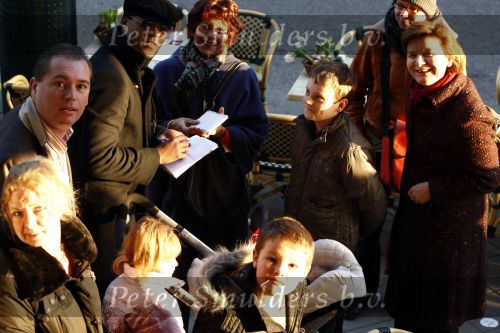 Amsterdam 17 februari 2008
Patrick Kluivert aan het wandelen met Shane op de pc hooftstraat. Fans vragen een handtekening.
Peter Smulders bv