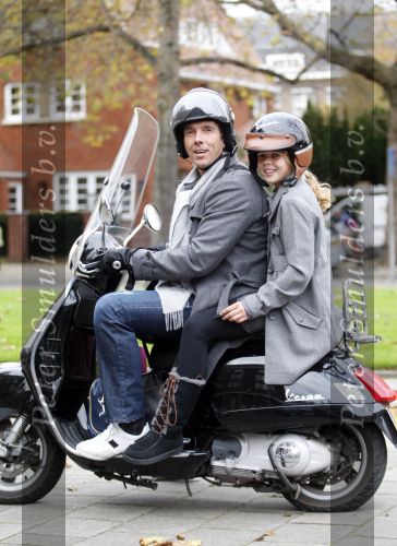 Amsterdam 31 oktober 2007
Patrick Singels met zijn dochter op vespa scooter.