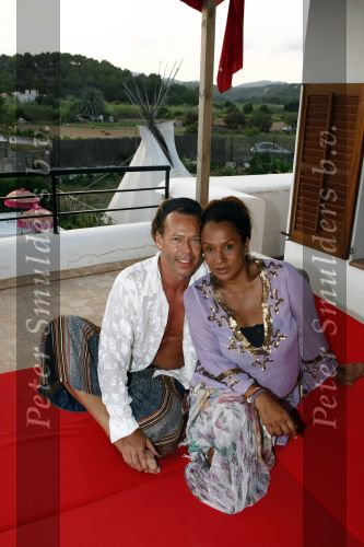 Ibiza 5 juli 2008
Patty Brard met haar verloofde Antoine op het strand vanTropicana op ibiza.