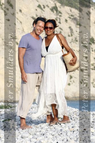 Ibiza 5 juli 2008
Patty Brard met haar verloofde Antoine op het strand vanTropicana op ibiza.