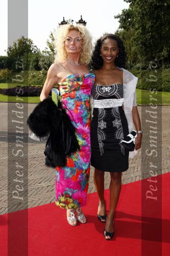 Kaatsheuvel 28 september 2008
Premiere Sound of Music in het eftleing theater. Patty Wakker met een vriendin
Peter Smulders bv