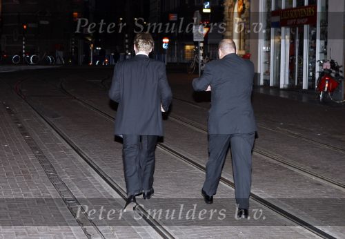 Amsterdam 8 oktober 2007
Paul de Leeuw en Stefan Nugter kussend bij de premiere van alles is liefde