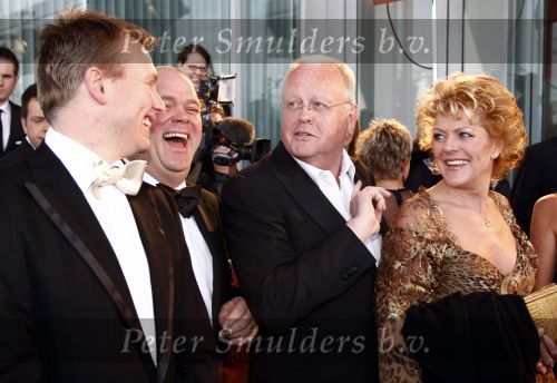 Rotterdam 20 april 2008
Premiere les Miserables  in het nieuwe Luxor theater. Paul de Leeuw en Stefan Nugter en Simone Kleinsma met Guus Verstraten
Peter Smulders bv