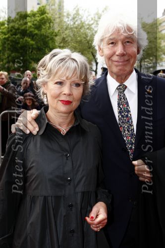 Utrecht 28 april 2009
Pieter v Vollenhoven viert zijn 70e verjaardag in het Beatrix theater in Utrecht. Paul v Vliet met vrouw
Peter Smulders bv