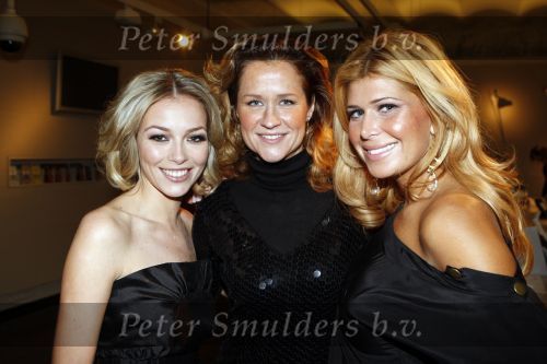 Amsterdam 15 november 2007
Prix de Mode in het stedelijk museum. Het wordt georganiseerd door de Marie Claire. Estelle Gullit Paulien Huizinga en Renate Verbaan