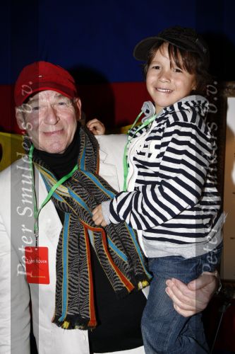 Amsterdam 29 februari 2008
Premiere Circus du soleil.Peter Faber met zijn zoon
Peter Smulders bv