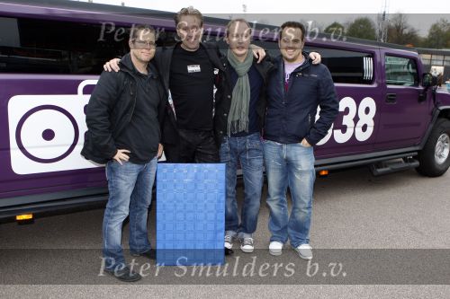 Amsterdam 1 november 2007
Presentatie boek Peter Heerschop bij de Jaap eden baan in amsterdam. Edwin Evers Peter Heerschop Rick Romeijn en Niels v Baalen voor radio 538 hummer limo
Peter Smulders bv