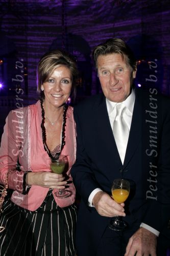 Amsterdam 19 december 2005
Kerstborrel Princess in het amstel hotel.
Peter Post met zijn vrouw Marion v d Hurk ( Marion Post )