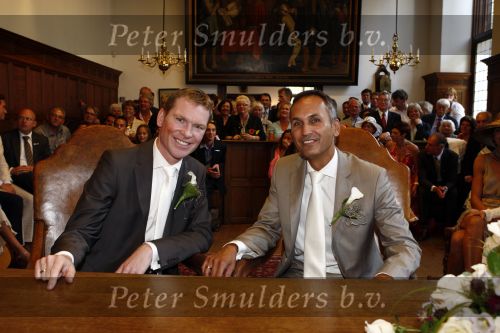 Naarden 29 augustus 2008
Peter Rehwinkel en Michel Zeegelaar trouwen in het gemeentehuis van Naarden waar Peter Burgemeester is.