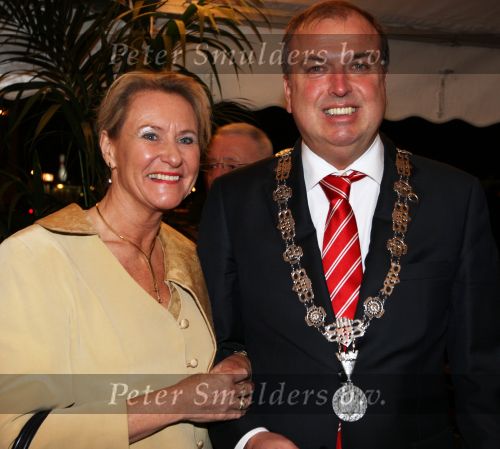 Breda, 25 Maart 2009
International Film Festival Breda
Peter v d Velden ( Burgemeester van BREDA ) met echtgenote
Foto Peter Smulders BV