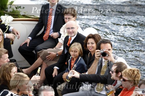 Leiden 23 augustus 2008
De dochter van Phil Collins Joeley Joely Collins trouwt met haar Nederlandse man Stefan Buitelaar. Na het huwelijk gaan ze met boot varen.
Peter Smulders bv