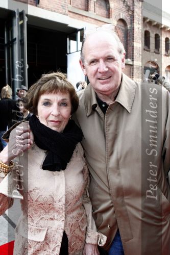 Amsterdam 3 mei 2009
Premiere van de laatste dagen van Emma blank in het ketelhuis. Philip Freriks met zijn vrouw
Peter Smulders bv