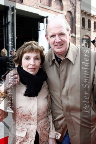 Amsterdam 3 mei 2009
Premiere van de laatste dagen van Emma blank in het ketelhuis. Philip Freriks met zijn vrouw
Peter Smulders bv