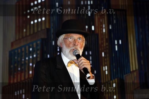 Aalsmeer 26 januari 2008
Pierre Kartner als Vader abraham bij feest in Aalsmeer.