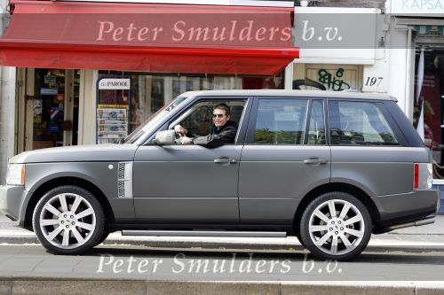 Amsterdam 11 mei 2009
Piet Boon in de range rover die hij zelf ontworpen heeft en zijn naam draagt.
Peter Smulders bv