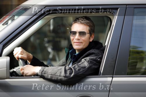 Amsterdam 11 mei 2009
Piet Boon in de range rover die hij zelf ontworpen heeft en zijn naam draagt.
Peter Smulders bv