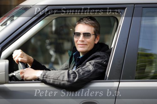Amsterdam 11 mei 2009
Piet Boon in de range rover die hij zelf ontworpen heeft en zijn naam draagt.
Peter Smulders bv