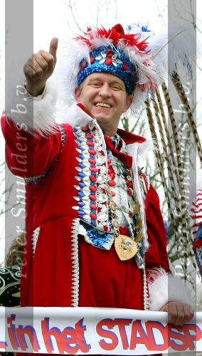 Eindhoven, 221 Februari 2009
PSV Prins Piet Paulusma op de praalwagen tijdens de jaarlijkse carnavalsoptcht.