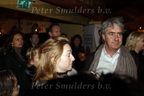Amsterdam 17 december 2007
Pieter Storms met Nina Brink  en kinderen bij tros kerstcircus.