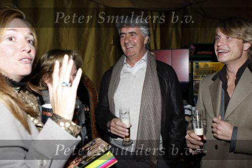 Amsterdam 17 december 2007
Pieter Storms met Nina Brink  en kinderen bij tros kerstcircus.