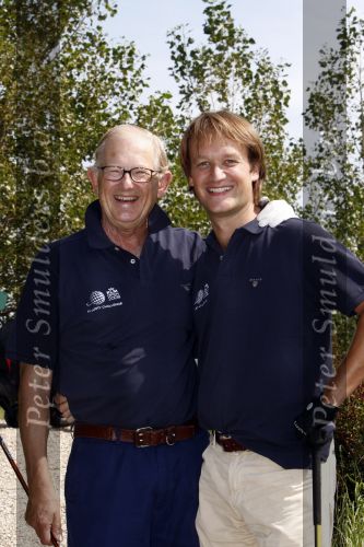 Zandvoort 16 augustus 2008
Pieter v Vollenhoven bij golfwedstrijd van KLM open op de golfbaan in zandvoort. Pieter v Vollenhoven met Frank Houben