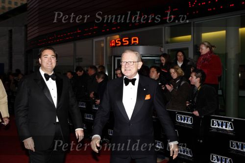 Rotterdam 16 december 2007
premiere Evita in het nieuwe Luxor theater. Pieter v Vollenhoven met Erwin v Lambaart
