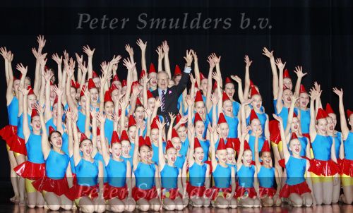 Apeldoorn 19 januari 2008
Prinses Margriet Pieter v Vollenhoven Prins Maurits Prinses Marilene Prins Bernhard jr  een zwangere Prinses Annette Prins Pieter Christiaan Prinses Anita Prins Floris Prinses Aimee Koningin Beatrix Prins Constantijn Prinses Laurentien Prins Friso Prinses Maebel Wisse Smit Prins Carlos en Prinses carolien bij voorstelling in Theater tbv vefrjaardag prinses Margriet.