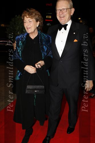 Amsterdam 19 december 2007
Prinses Margriet en Pieter v Volenhoven arriveren bij de RAI bij de sportman van het jaar. Erica Terpstra ontvangt ze.