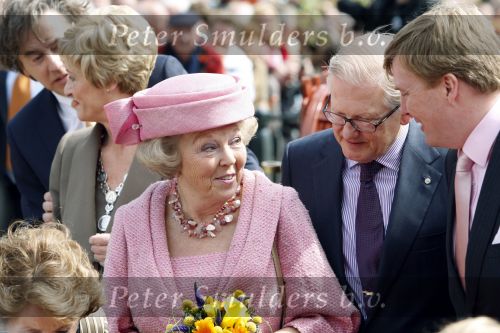 Makkum en Franeker30 april 2008
Koninginnedag 2008 met Koningin Beatrix Prins Willem Alexander Friso Constantijn Maurits Floris Pieter Christiaan Pieter v Vollenhoven en de prinsessen Maxima Laurentien Mabel Aimee Anita Margriet en Marilene.
Peter Smulders bv