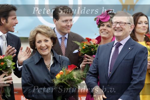 Makkum en Franeker30 april 2008
Koninginnedag 2008 met Koningin Beatrix Prins Willem Alexander Friso Constantijn Maurits Floris Pieter Christiaan Pieter v Vollenhoven en de prinsessen Maxima Laurentien Mabel Aimee Anita Margriet en Marilene.
Peter Smulders bv