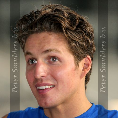 Eindhoven, 24 Oktober 2007
In het Nationaal Zwemcentrum de Tongelreep gaf Olympisch kampioen Pieter van den Hoogenband en zijn trainer Jacco Verhaeren een zwemclinic aan honderd zwemmers die zich daarvoor hadden gemeld bij de Eindhovense zwemwedstrijdtempel. Dat gebeurde in het kader van de campagne \