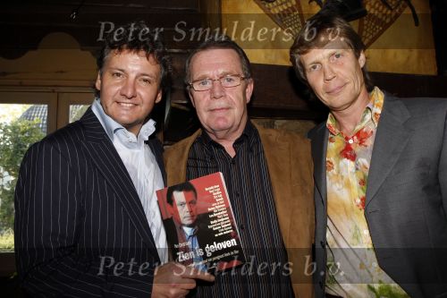 Leidschendam 4 oktober 2007
Presentatie boek Henk de Gier. Henk met Rene Froger en Pim Christiaans