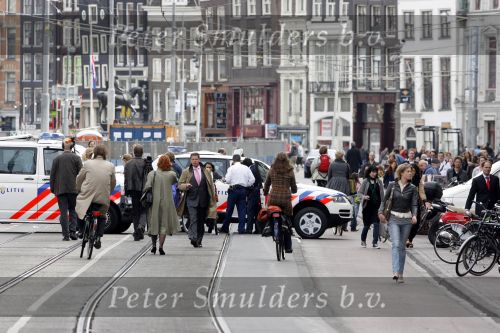 Amsterdam 4 mei 2009
Dodenherdenking op de dam met oa aanwezig Koningin Beatrix Prins Willem Alexander en prinses maxima. extra veel politie beveiliging
Peter Smulders bv
