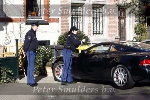 Amsterdam 16 februari 2008
Bram Moszkowicz in zijn Aston Martin db9 venquish S op de cornelis schuytstraat. Bram heeft zijn rijbewijs terug gekregen omdat hij in hoger beroep is gegaan.
De politie geeft hem een bekeuring voor verkeerd parkeren.
Peter Smulders bv
