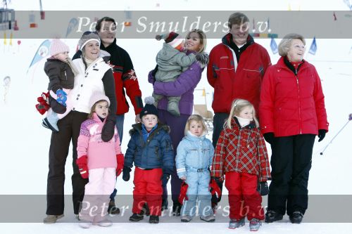 Lech 10 februari 2008
Fotosessie Koninklijke familie. Aanwezig waren Koningin Beatrix Maxima Prins Willem Alexander Amalai Alexia Ariane Prins Constantijn Prinses Laurentien Eloise Claus Cazimir en Elenore.