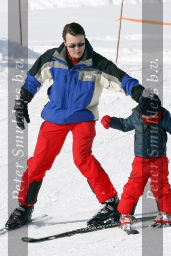 Lech 16 februari 2009
Fotosessie met de koninklijke familie in Oberlech. Koningin Beatrix Prins Willem Alexander Prinses Maxima Amalia Alexia Ariane Prins Constantijn Prins es Laurentien Claus Cazimir Eloise en  Leonore.
Peter Smulders bv