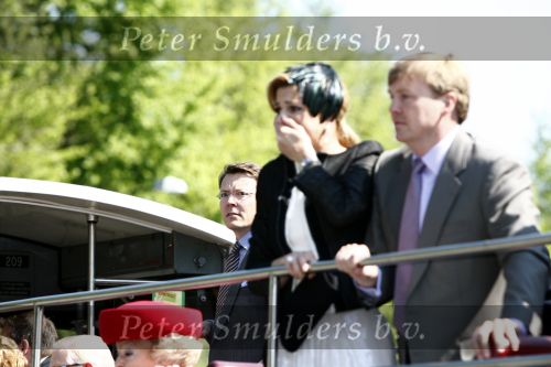 Apeldoorn 30 april 2009
Prinses Maxima en Prins Willem Alexander schrikken van het ongeluk / aanslag
die tijdens koninginnedag plaats vindt.
Peter Smulders bv