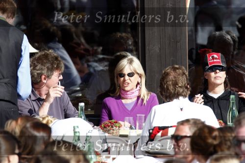 Lech 26 februari 2008
Prinses Caroline v Monaco en Prins Ernst v Hannover op skivakantie in lech.  Ze steken allebei een sigaret op.
Peter Smulders bv