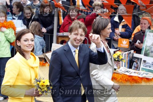 Makkum en Franeker30 april 2008
Koninginnedag 2008 met Koningin Beatrix Prins Willem Alexander Friso Constantijn Maurits Floris Pieter Christiaan Pieter v Vollenhoven en de prinsessen Maxima Laurentien Mabel Aimee Anita Margriet en Marilene.
Peter Smulders bv