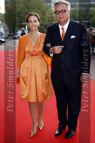 Utrecht 28 april 2009
Pieter v Vollenhoven viert zijn 70e verjaardag in het Beatrix theater in Utrecht. Prinses Laurent van belgie met zijn vrouw Prinses Claire
Peter Smulders bv