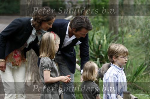 Apeldoorn 30 mei 2008
Prins Maurits Prinses Marilen met Prins Lucas tijdens fotoshoot vanwege 10 jarig huwelijk in de apenheul.