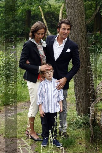 Apeldoorn 30 mei 2008
Prins Maurits Prinses Marilen met Prins Lucas tijdens fotoshoot vanwege 10 jarig huwelijk in de apenheul.