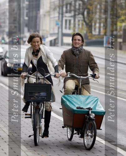 Amsterdam 3 november 2007
Prins Maurits en Prinses Marilene bij La Luz voor Make a Different day. Ze kwamen met de bakfiets.