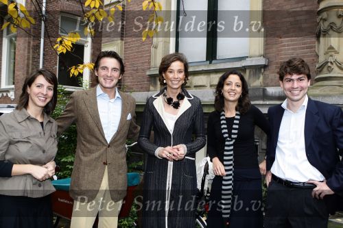 Amsterdam 3 november 2007
Prins Maurits en Prinses Marilene bij La Luz voor Make a Different day. Ze kwamen met de bakfiets.
