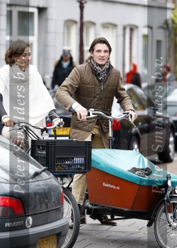 Amsterdam 3 november 2007
Prins Maurits en Prinses Marilene bij La Luz voor Make a Different day. Ze kwamen met de bakfiets.