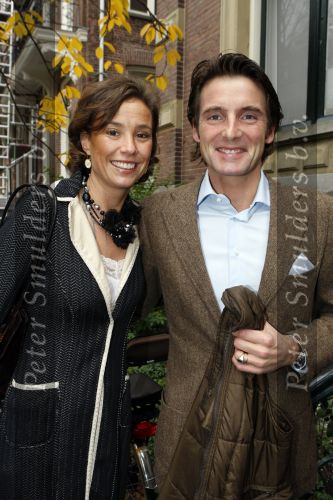 Amsterdam 3 november 2007
Prins Maurits en Prinses Marilene bij La Luz voor Make a Different day. Ze kwamen met de bakfiets.