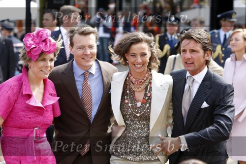 Makkum en Franeker30 april 2008
Koninginnedag 2008 met Koningin Beatrix Prins Willem Alexander Friso Constantijn Maurits Floris Pieter Christiaan Pieter v Vollenhoven en de prinsessen Maxima Laurentien Mabel Aimee Anita Margriet en Marilene.
Peter Smulders bv