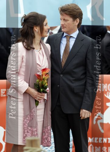 Makkum en Franeker30 april 2008
Koninginnedag 2008 met Koningin Beatrix Prins Willem Alexander Friso Constantijn Maurits Floris Pieter Christiaan Pieter v Vollenhoven en de prinsessen Maxima Laurentien Mabel Aimee Anita Margriet en Marilene.
Peter Smulders bv